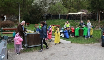 Minap - OVISOK SZÉPÍTETTÉK MEG A VILMA-FORRÁS KÖRNYEZETÉT