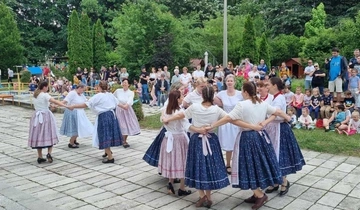 Néptánc foglalkozások a MIÓVI Eszterlánc Néphagyományőrző Tagóvodájában