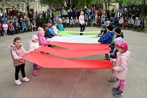 Minap - MEGÜNNEPELTÉK A FÖLD NAPJÁT A MESEVÁR ÓVODÁBAN